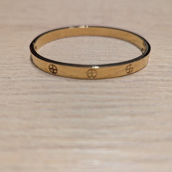 Gold Bangle Bracelet - Picture 1 of 3